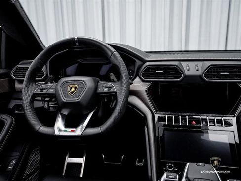 Used 2024 Lamborghini Urus S AWD/4WD image 33
