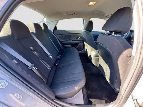 Used 2024 Hyundai Elantra SEL image 25
