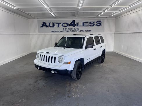 Used 2015 Jeep Patriot Sport image 1