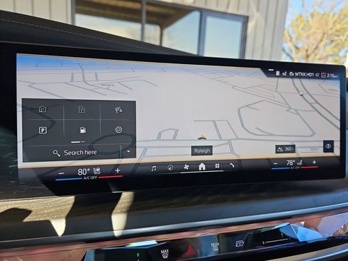 Certified 2025 BMW 740i image 24