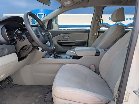 Used 2016 Kia Sedona L FWD image 17