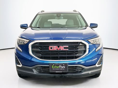 Used 2020 GMC Terrain SLE w/ Driver Convenience Package image 2