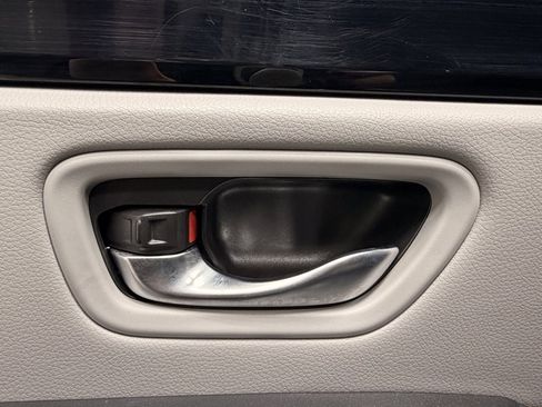 Used 2024 Honda Pilot LX image 18