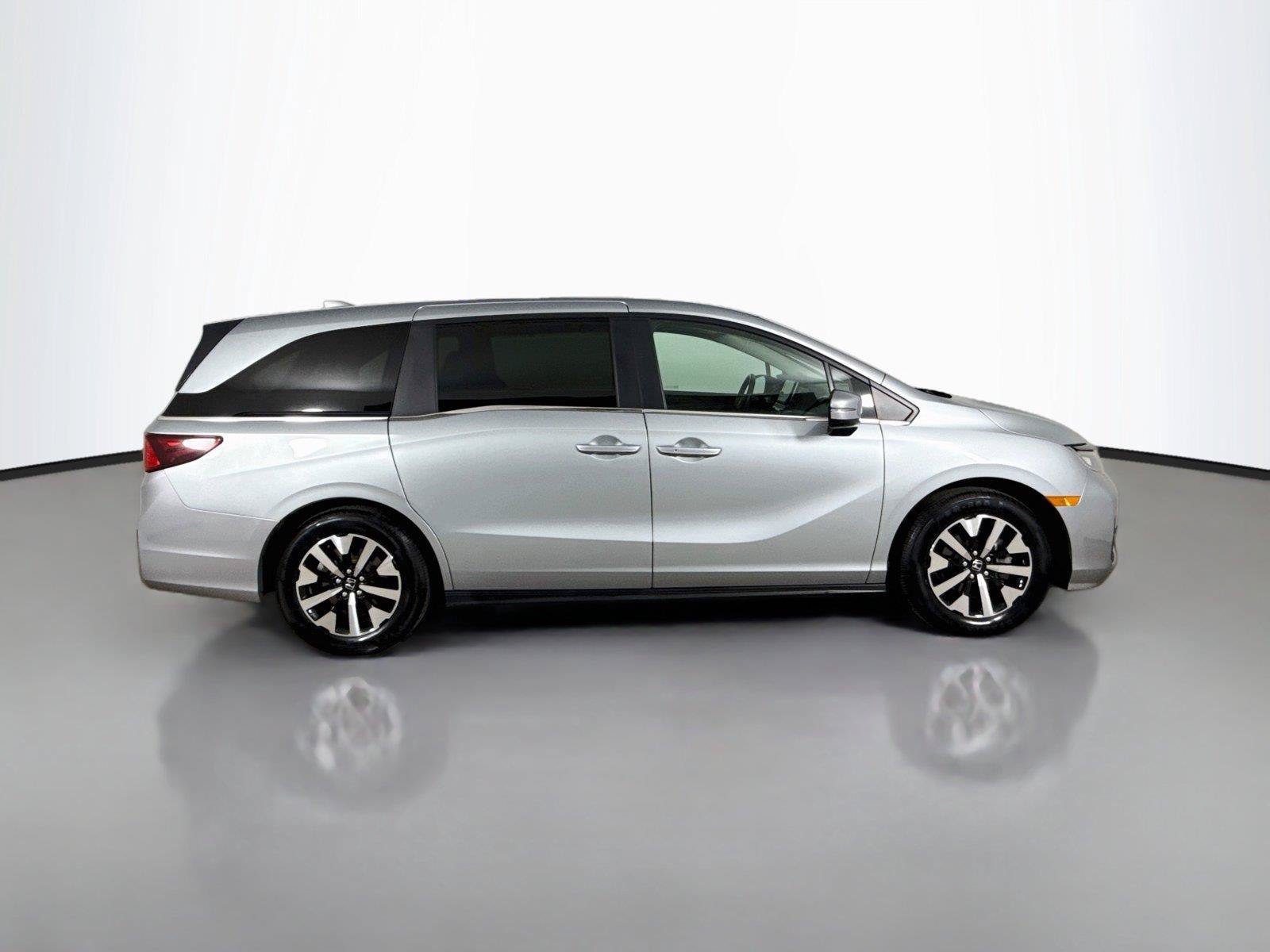 Certified 2025 Honda Odyssey EX-L image 18