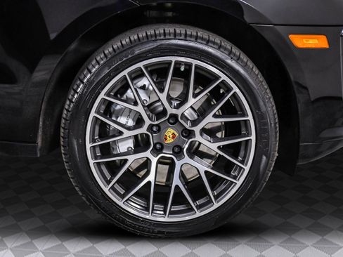 Used 2020 Porsche Macan Turbo image 35