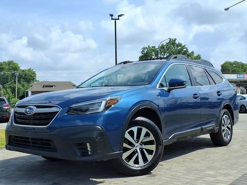 Used 2020 Subaru Outback Premium w/ Popular Package #1 AWD/4WD image 4