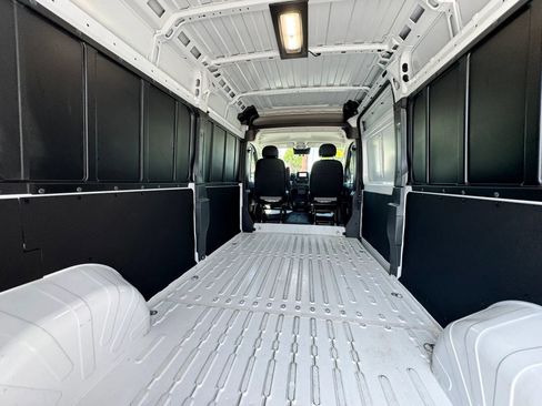 Used 2026 RAM ProMaster 2500 w/ Convenience Group FWD image 31