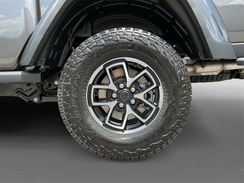New 2025 Jeep Gladiator Rubicon image 10