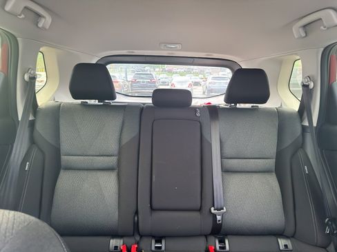 Used 2024 Nissan Rogue SV AWD/4WD image 8