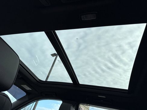 Used 2022 GMC Yukon Denali image 11