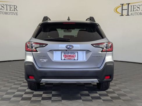 Used 2023 Subaru Outback Limited AWD/4WD image 3
