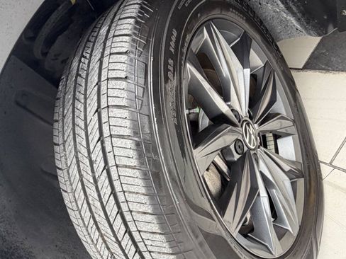 Used 2023 Volkswagen Tiguan SE FWD image 10
