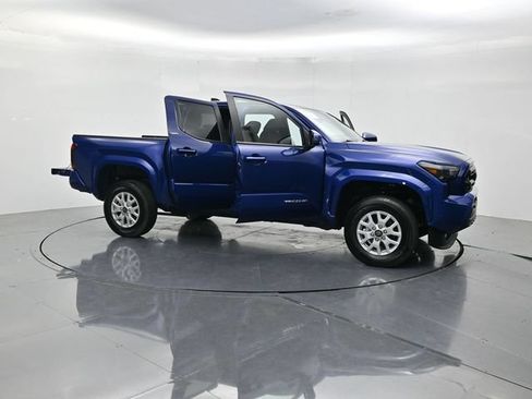 Used 2025 Toyota Tacoma SR5 RWD image 49