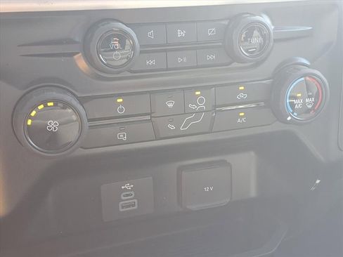 Used 2024 Ford F250 XLT image 7