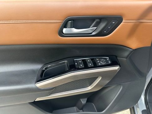 Used 2023 Nissan Pathfinder Platinum w/ Cargo Package image 24