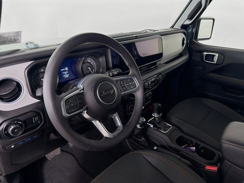 Used 2025 Jeep Wrangler Sahara w/ Safety Group image 10