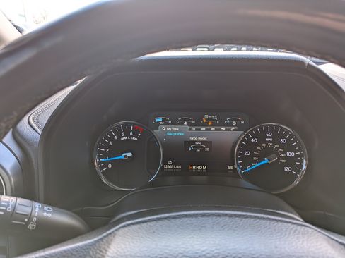 Used 2018 Ford Expedition Platinum image 16