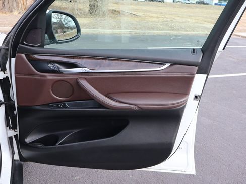 Used 2016 BMW X5 xDrive40e image 27