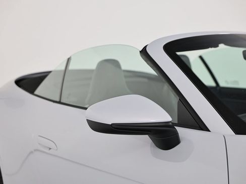 Used 2026 Porsche 911 Carrera RWD image 18