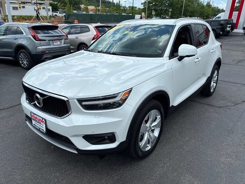 Used 2022 Volvo XC40 T5 Momentum AWD/4WD image 3