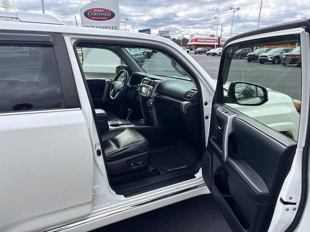 Used 2014 Toyota 4Runner Limited AWD/4WD image 27