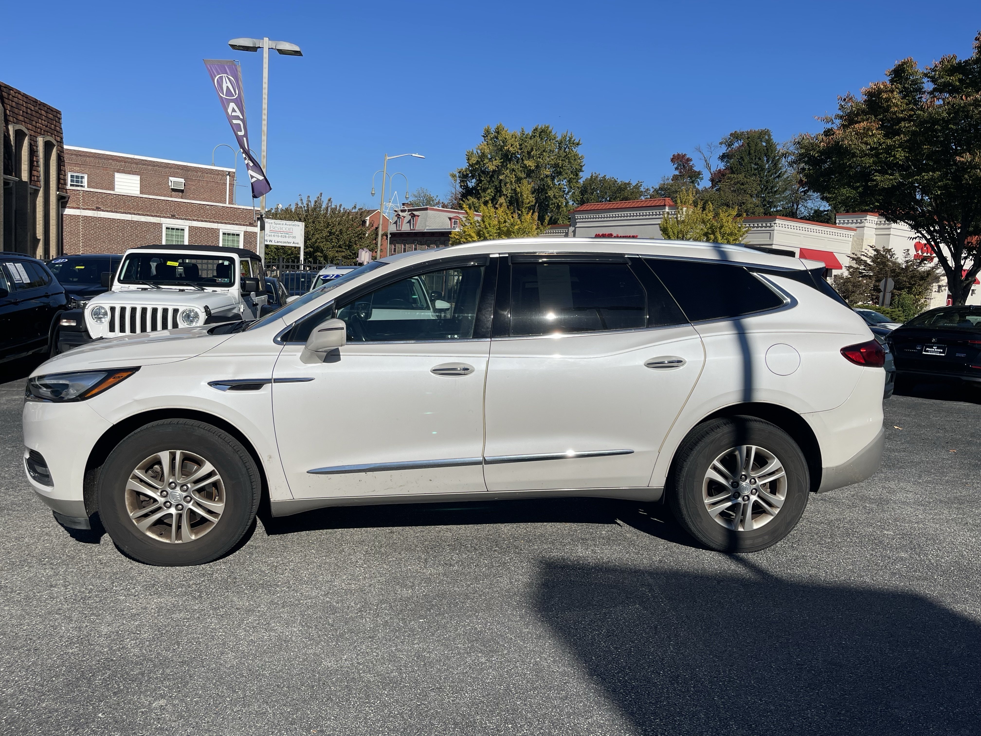 Used 2019 Buick Enclave Essence AWD/4WD image 4