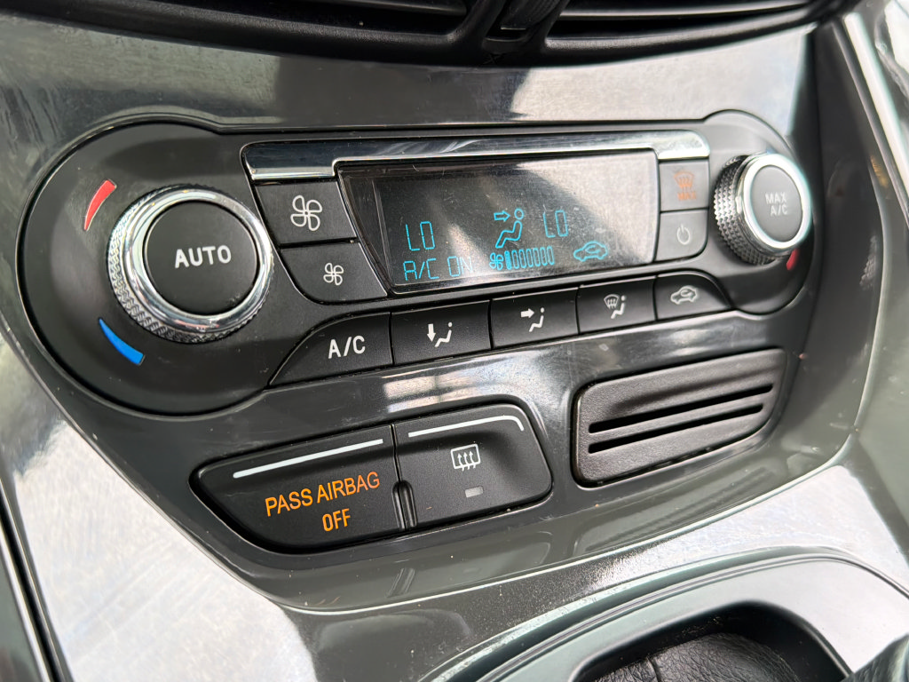 Used 2016 Ford Escape Titanium AWD/4WD image 18