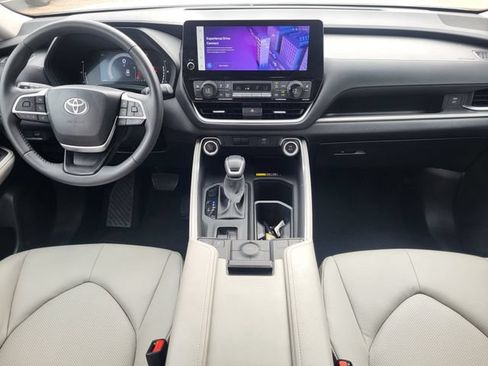 Used 2026 Toyota Grand Highlander AWD image 26