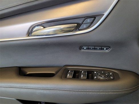 Certified 2024 Cadillac XT6 Luxury image 23