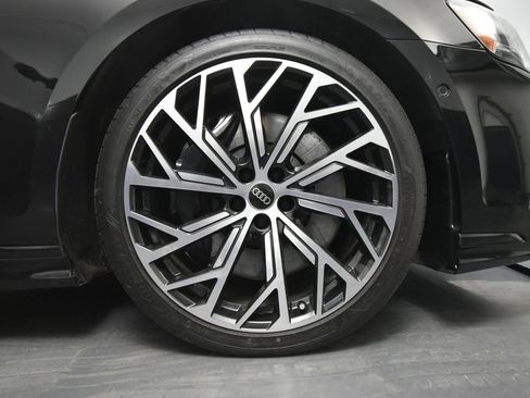 Used 2022 Audi S8 image 15