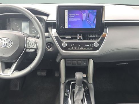 Used 2023 Toyota Corolla Cross LE FWD image 15