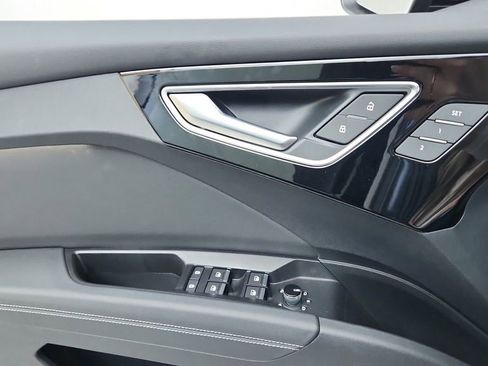 Used 2024 Audi Q4 e-tron Premium w/ Convenience Package image 17
