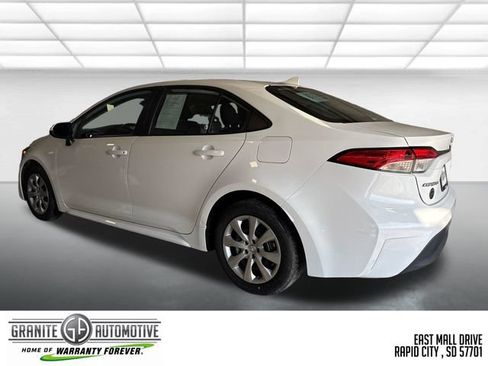 Used 2025 Toyota Corolla LE FWD image 4