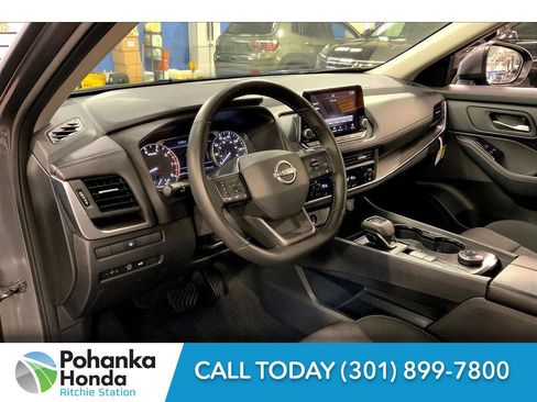 Used 2025 Nissan Rogue SV image 14