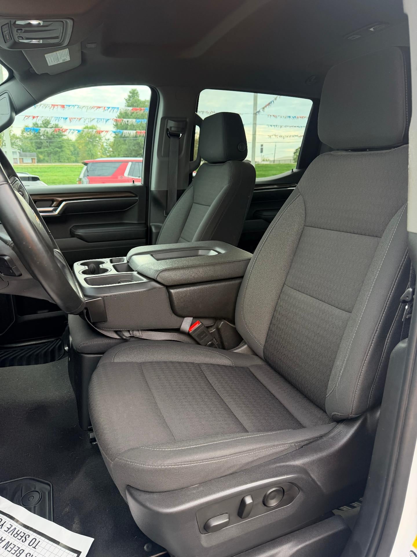 Used 2023 Chevrolet Silverado 1500 LT AWD/4WD image 11