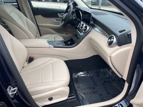 Used 2022 Mercedes-Benz GLC 300 4MATIC image 11