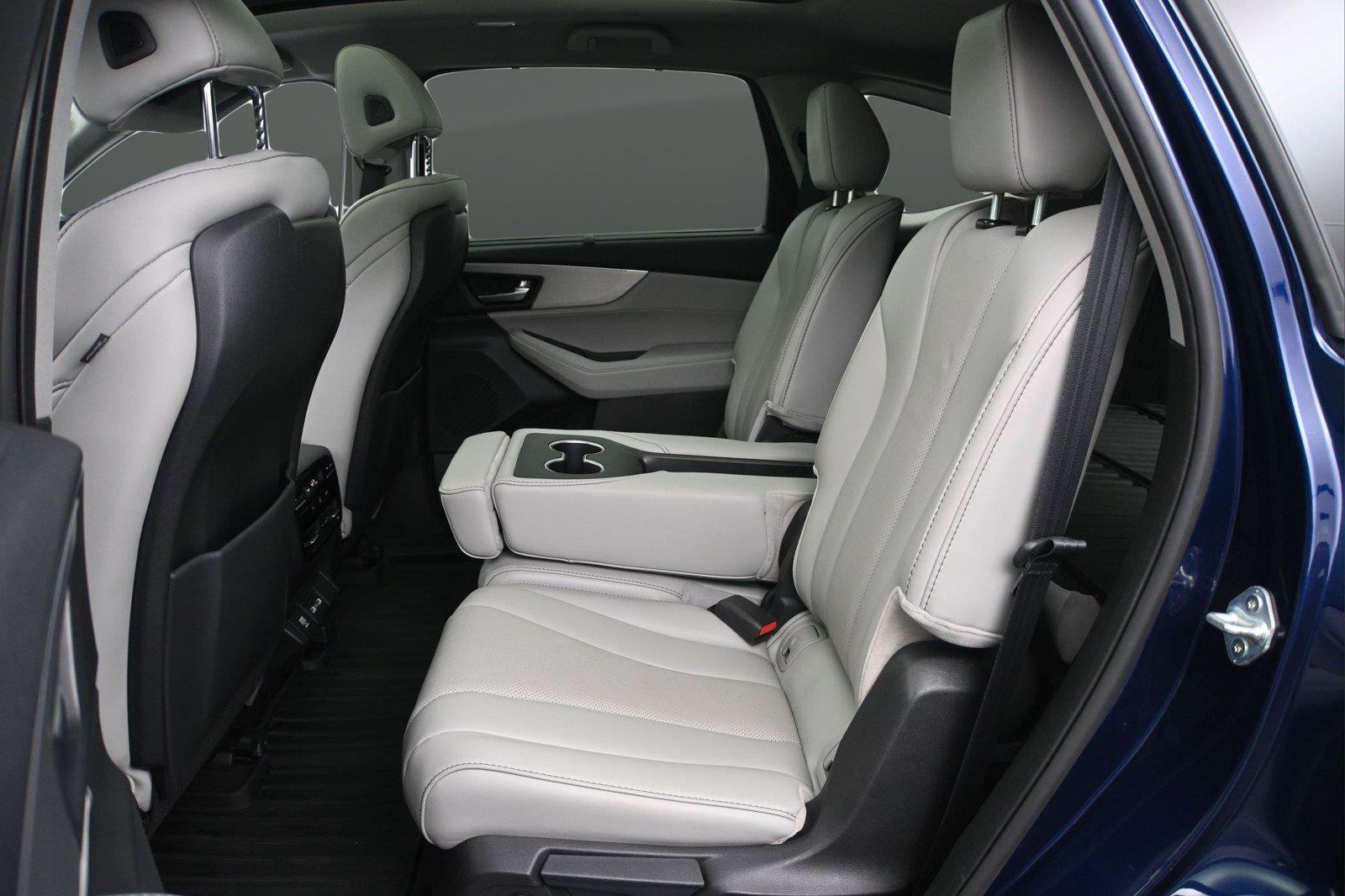 Certified 2024 Acura MDX w/ Technology Package AWD/4WD image 10