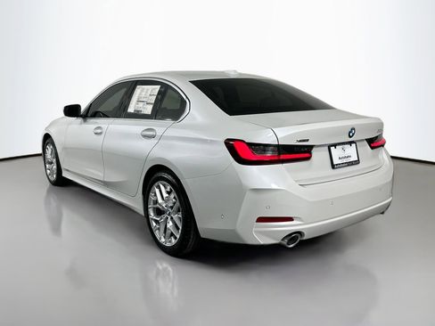 Certified 2025 BMW 330i xDrive Sedan w/ Convenience Package image 7