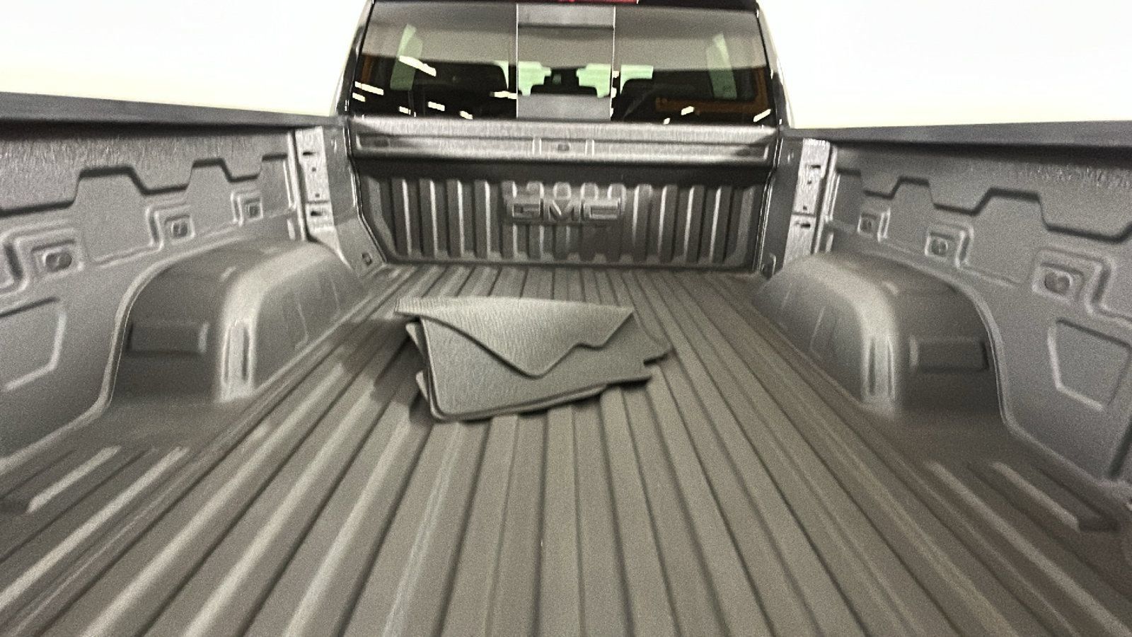 Used 2025 GMC Sierra 1500 Denali AWD/4WD image 33