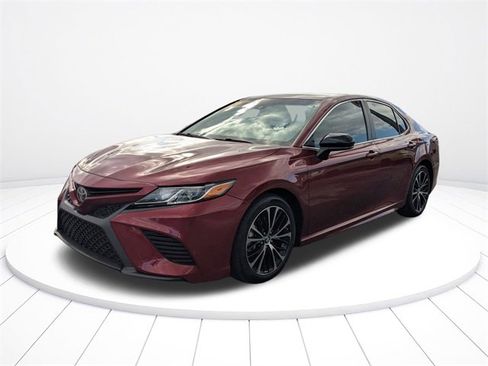 Used 2018 Toyota Camry SE image 7