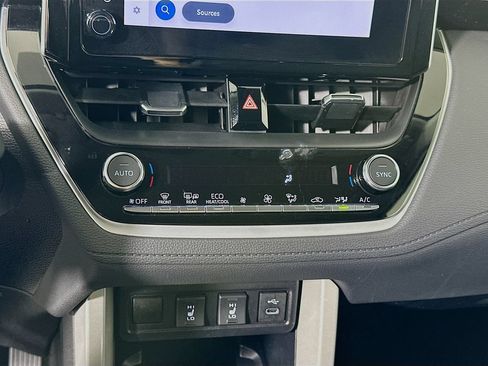 Certified 2025 Toyota Corolla Cross XLE FWD image 13
