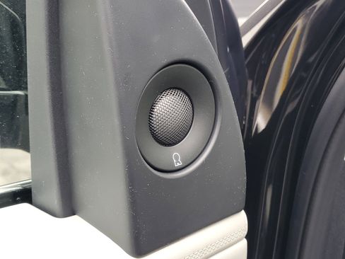 New 2025 Lincoln Navigator Reserve image 9