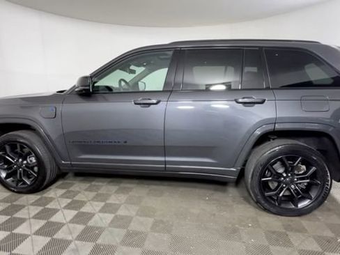 Used 2023 Jeep Grand Cherokee 30th Anniversary AWD/4WD image 8