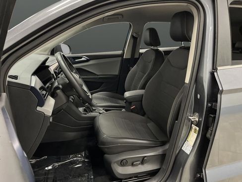 Used 2022 Volkswagen Taos SE w/ IQ.Drive SE Package image 4