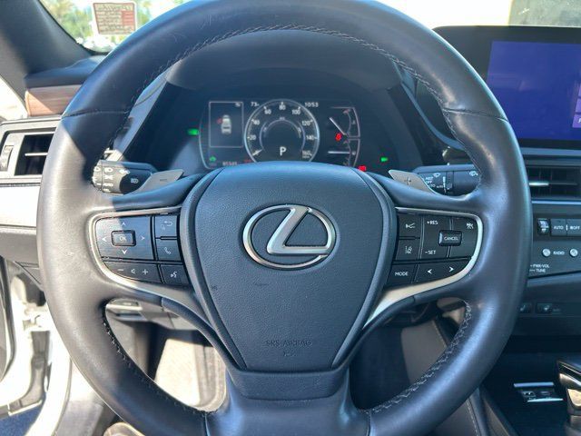 Used 2023 Lexus ES 300h w/ Premium Package FWD image 10