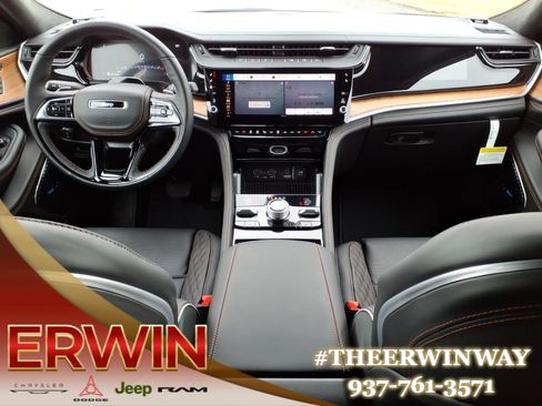 New 2026 Jeep Grand Cherokee Summit image 12