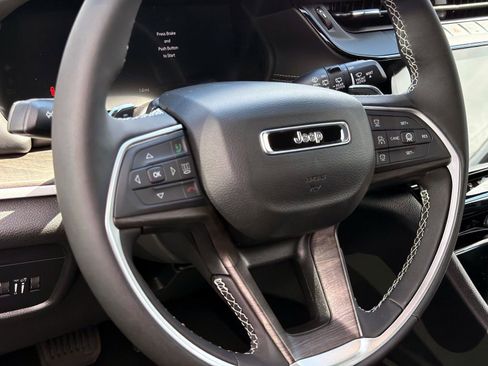 New 2026 Jeep Grand Cherokee Limited AWD/4WD image 12
