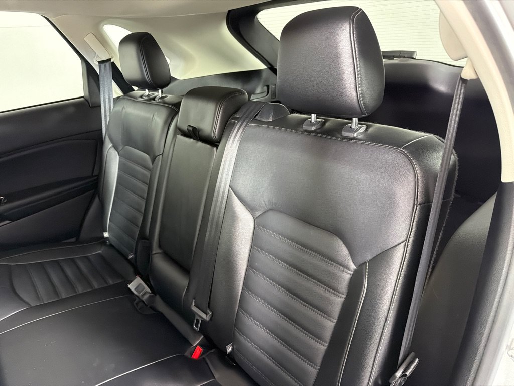 Used 2016 Ford Edge SEL w/ Equipment Group 201A AWD/4WD image 19