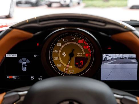 Used 2018 Ferrari 488 Spider image 33