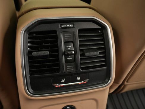 Used 2022 Porsche Macan S image 64